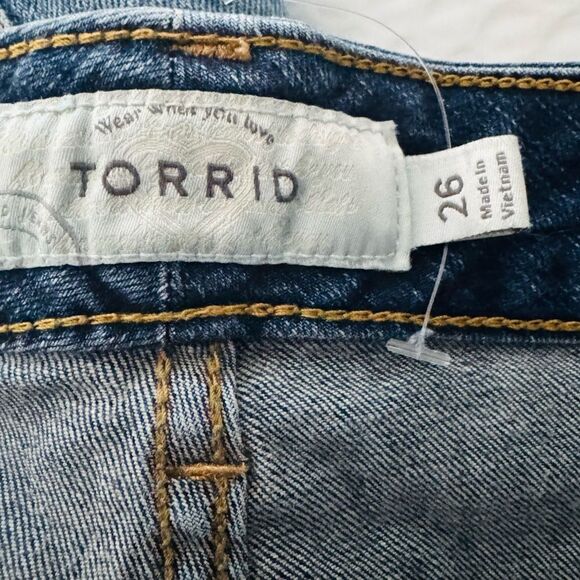 Torrid Distressed High Waist Denim Shorts Size 26 - Picture 3 of 5